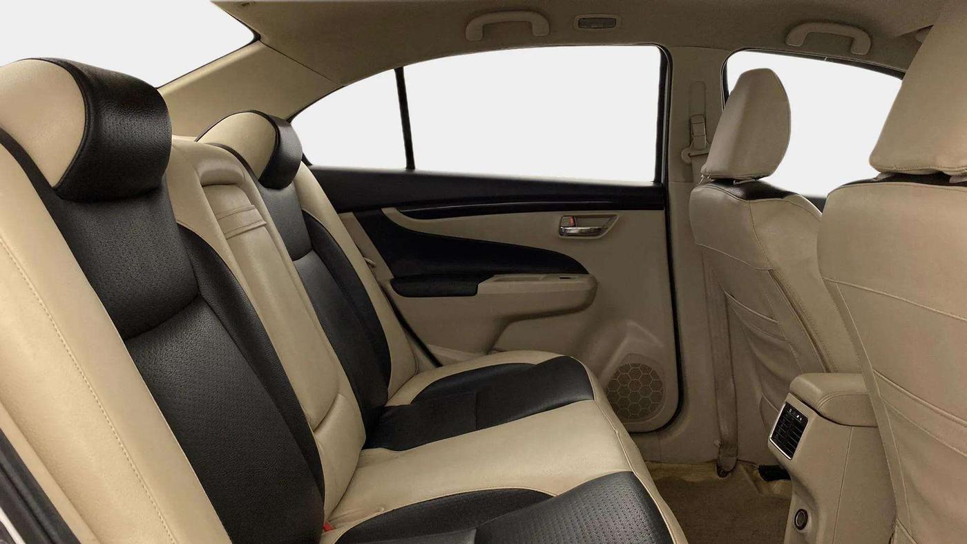 2014 Maruti Ciaz ZXI, Petrol, Manual, 75,578 km, Right Side Rear Door Cabin