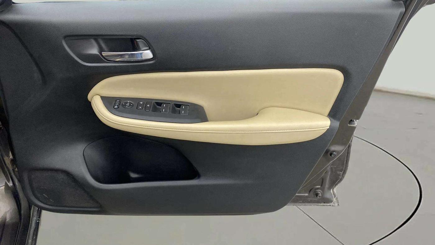 2021 Honda City 1.5L I-VTEC ZX CVT, Petrol, Automatic, 51,396 km, Driver Side Door Panels Control