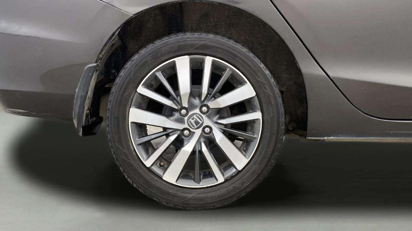 2021 Honda City 1.5L I-VTEC ZX CVT, Petrol, Automatic, 51,396 km, Right Rear Wheel
