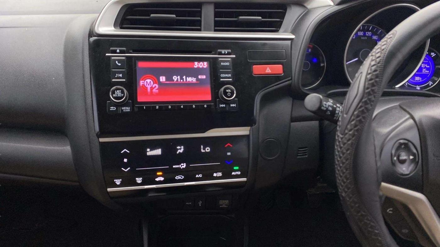 2016 Honda Jazz 1.2L I-VTEC V, Petrol, Manual, 27,933 km, Air Conditioner