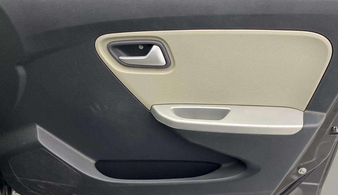 2017 Maruti Alto K10 VXI (O) AMT, Petrol, Automatic, 10,136 km, Driver Side Door Panels Control