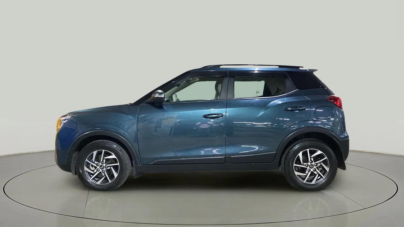 2023 Mahindra XUV300 W8 (O) 1.5 DIESEL AMT, Diesel, Automatic, 14,337 km, Left Side