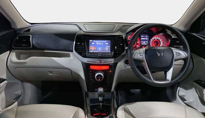 2023 Mahindra XUV300 W8 (O) 1.5 DIESEL AMT, Diesel, Automatic, 14,275 km, Dashboard