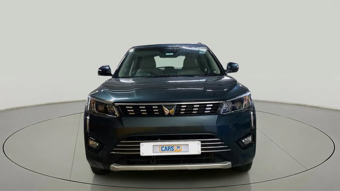 2023 Mahindra XUV300 W8 (O) 1.5 DIESEL AMT, Diesel, Automatic, 14,337 km, Front