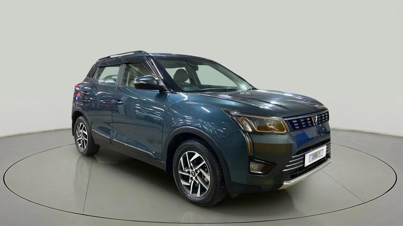 2023 Mahindra XUV300 W8 (O) 1.5 DIESEL AMT, Diesel, Automatic, 14,337 km, SRP