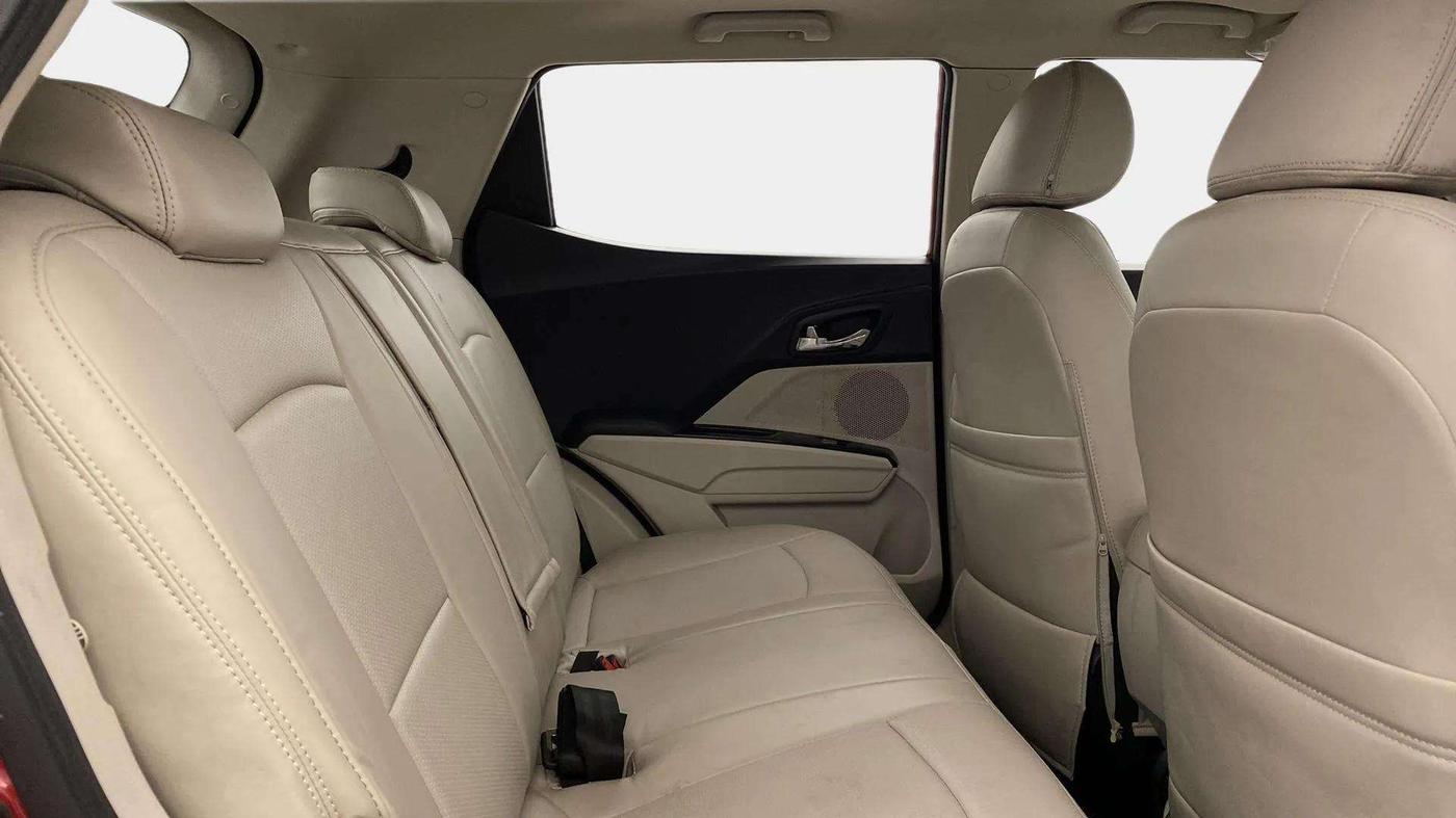 2022 Mahindra XUV300 W8 1.5 DIESEL, Diesel, Manual, 15,682 km, Right Side Rear Door Cabin