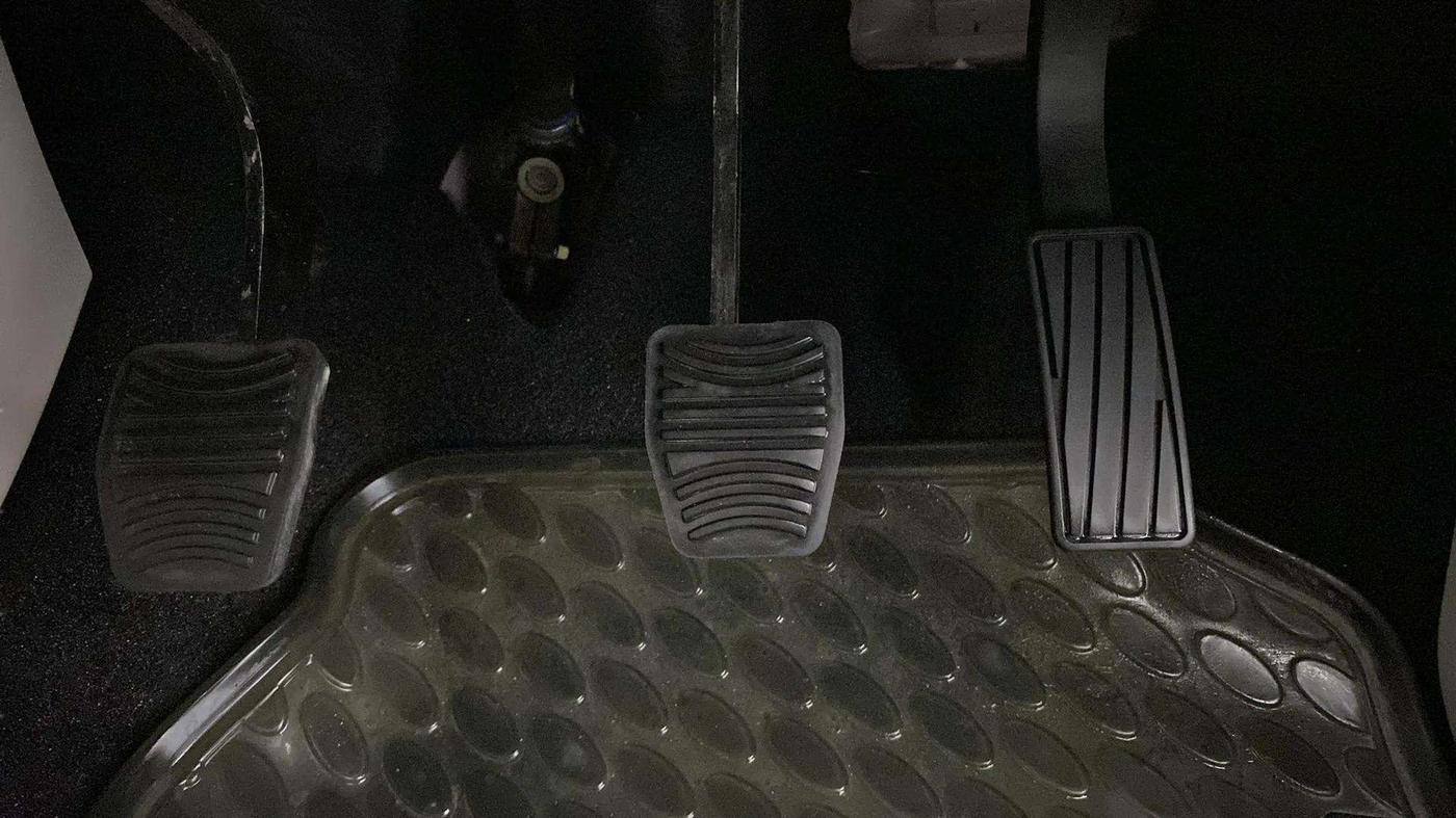 2022 Mahindra XUV300 W8 1.5 DIESEL, Diesel, Manual, 15,682 km, Pedals