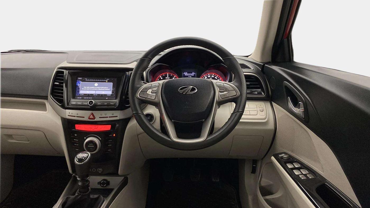 2022 Mahindra XUV300 W8 1.5 DIESEL, Diesel, Manual, 15,682 km, Steering Wheel Close Up