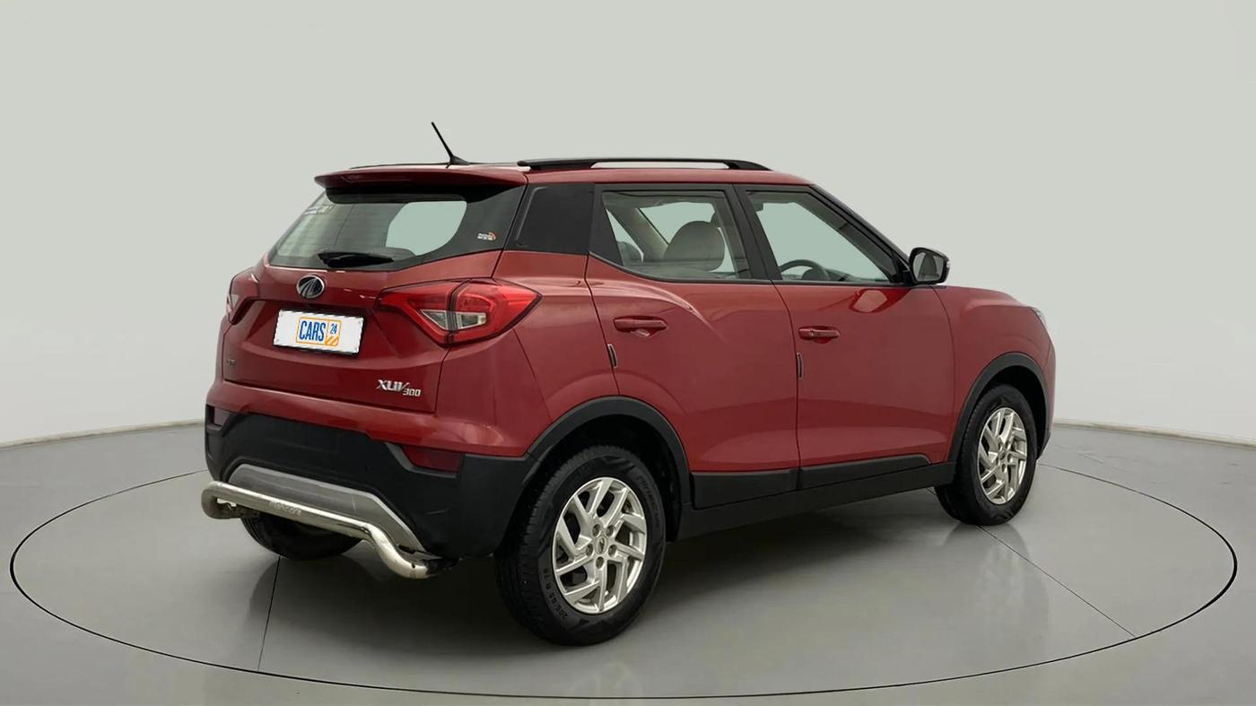 2022 Mahindra XUV300 W8 1.5 DIESEL, Diesel, Manual, 15,682 km, Right Back Diagonal