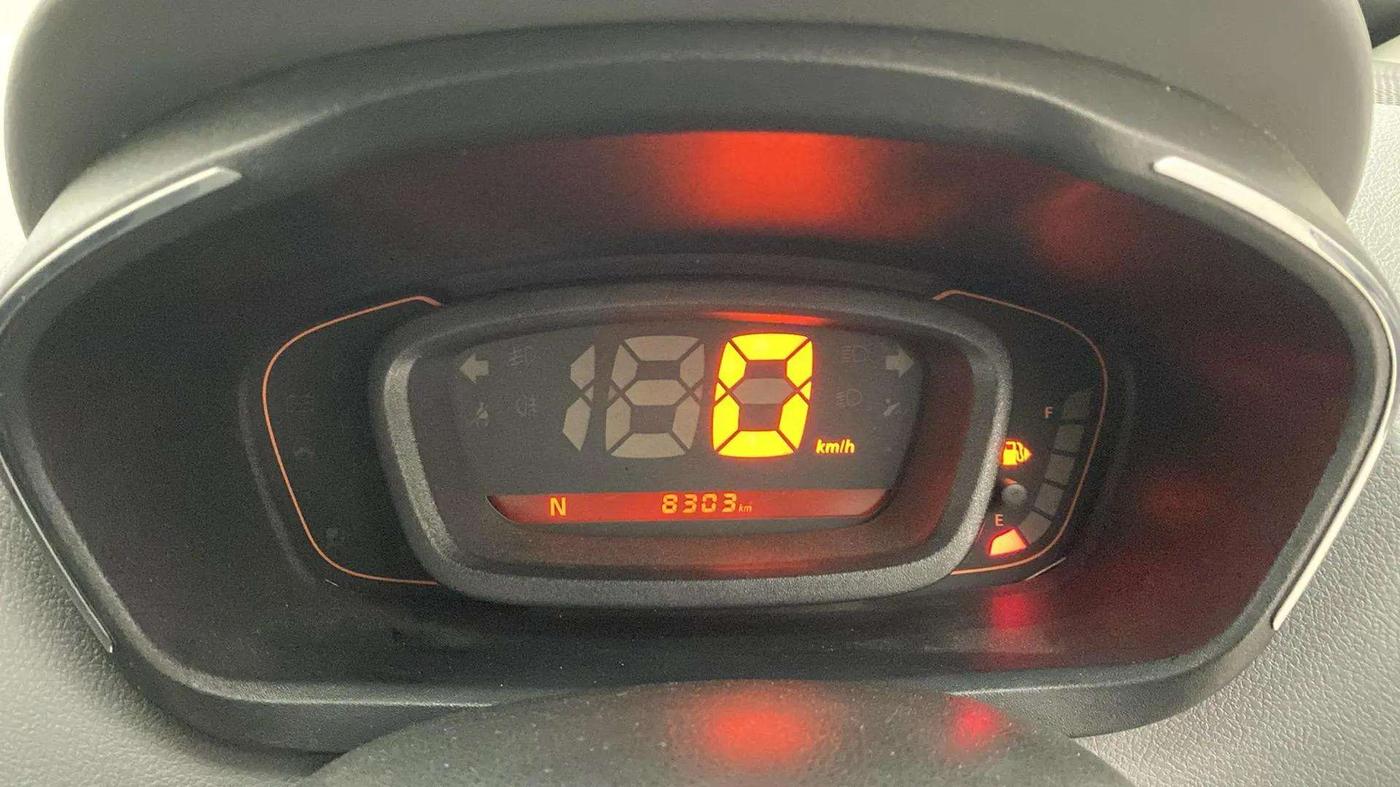 2018 Renault Kwid RXT 1.0 AMT (O), Petrol, Automatic, 8,609 km, Odometer Image
