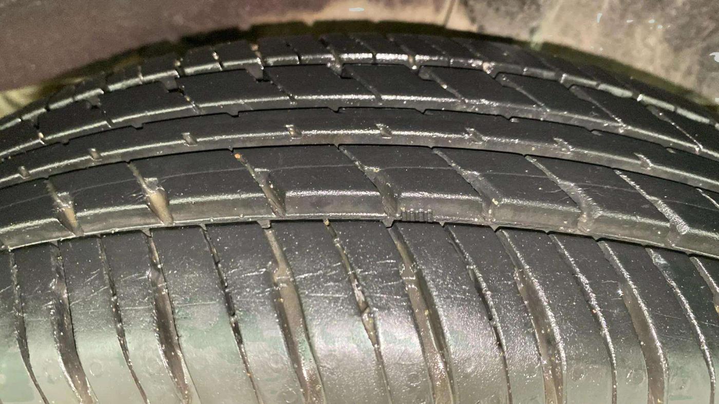 2018 Renault Kwid RXT 1.0 AMT (O), Petrol, Automatic, 8,609 km, Left Rear Tyre Tread