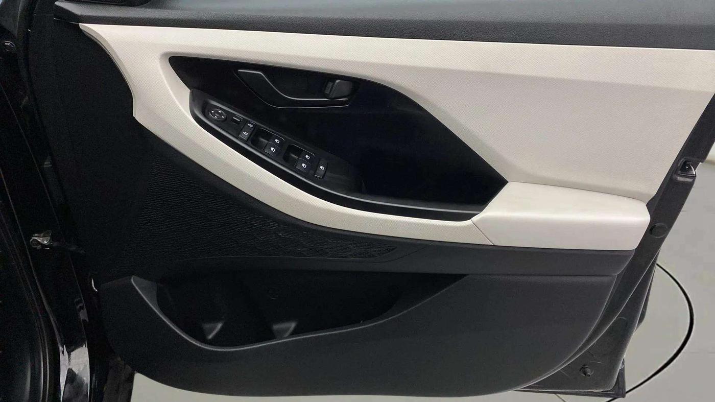2021 Hyundai Creta EX 1.5 PETROL, Petrol, Manual, 27,381 km, Driver Side Door Panels Control