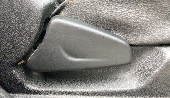 2018 Renault Kwid CLIMBER 1.0, Petrol, Manual, 43,046 km, Driver Side Adjustment Panel