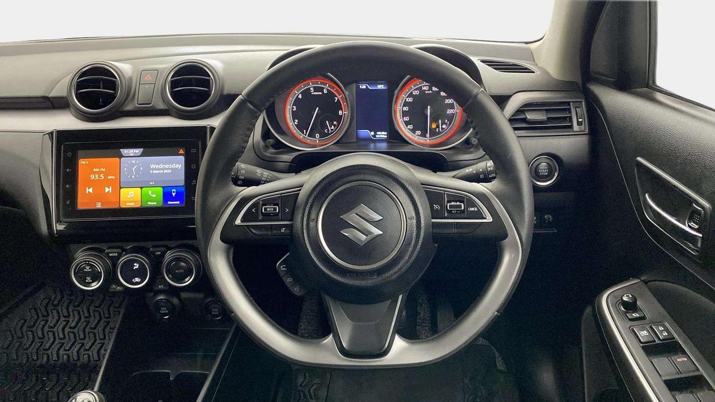 2023 Maruti Swift ZXI PLUS, Petrol, Manual, 10,238 km, Steering Wheel Close Up