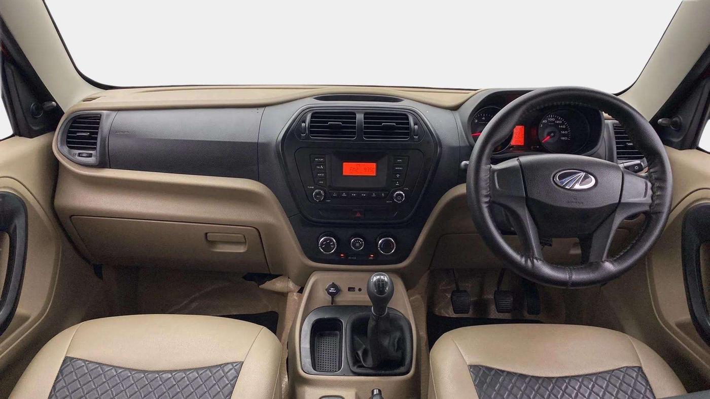 2019 Mahindra TUV300 T6 PLUS, Diesel, Manual, 27,013 km, Dashboard