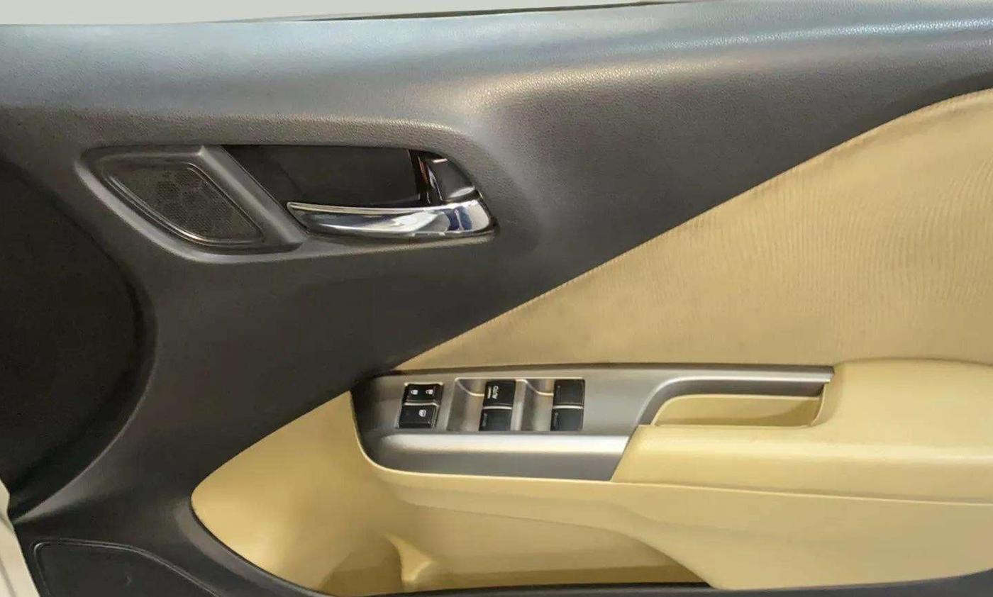 2015 Honda City 1.5L I-VTEC V MT, Petrol, Manual, 67,845 km, Driver Side Door Panels Control