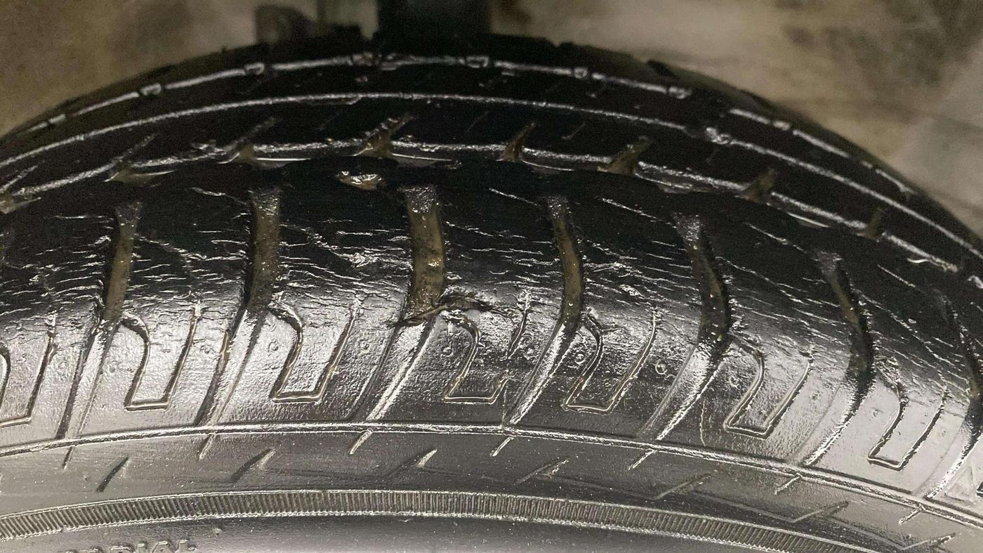 2017 Maruti Wagon R 1.0 VXI, Petrol, Manual, 42,152 km, Right Front Tyre Tread