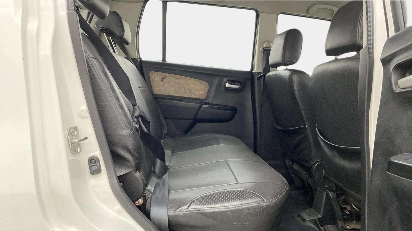 2017 Maruti Wagon R 1.0 VXI, Petrol, Manual, 42,152 km, Right Side Rear Door Cabin