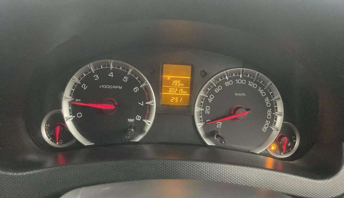 2017 Maruti Swift VXI O, Petrol, Manual, 30,218 km, Odometer Image