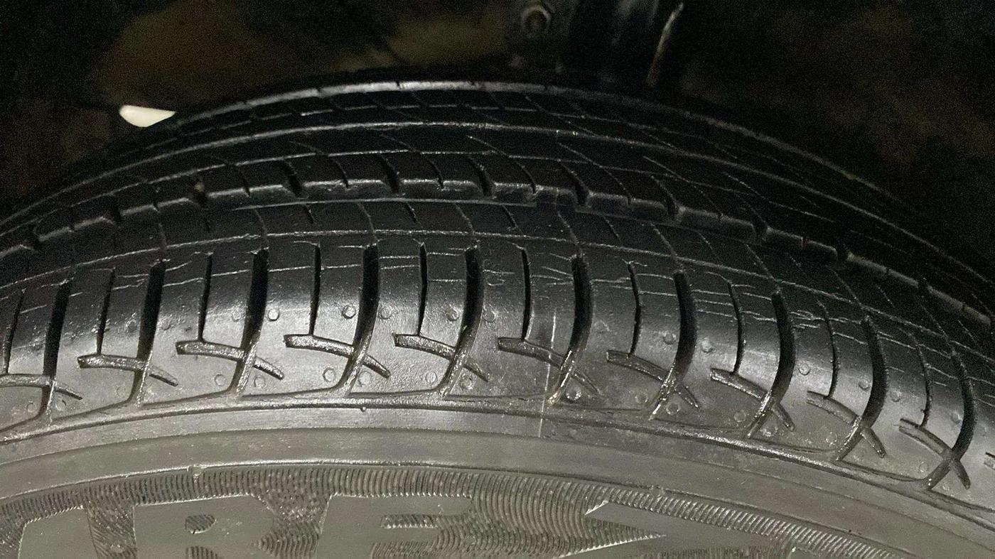 2018 Maruti Baleno DELTA PETROL 1.2, Petrol, Manual, 9,787 km, Left Front Tyre Tread