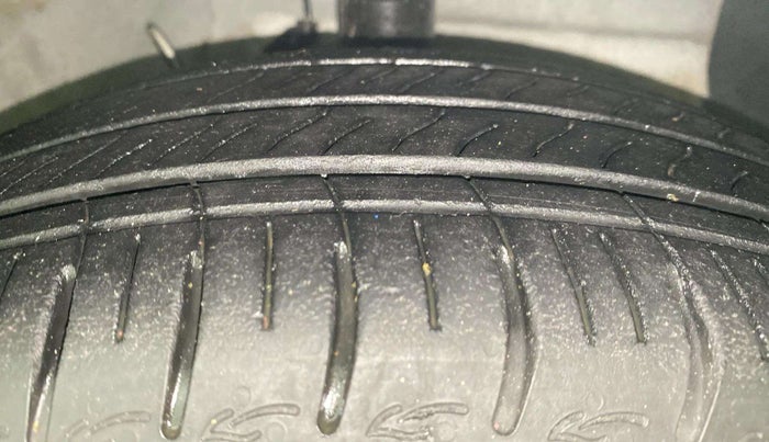 2021 Hyundai AURA SX PLUS 1.2 AMT, Petrol, Automatic, 18,326 km, Right Front Tyre Tread