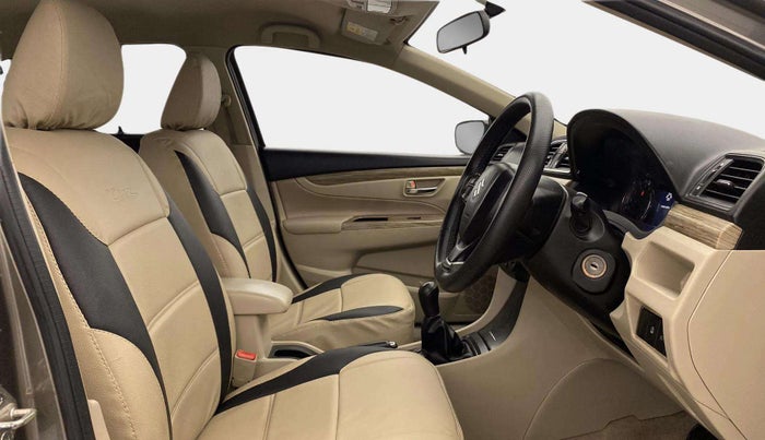 2019 Maruti Ciaz SIGMA 1.5 SHVS MT  PETROL, Petrol, Manual, 85,181 km, Right Side Front Door Cabin