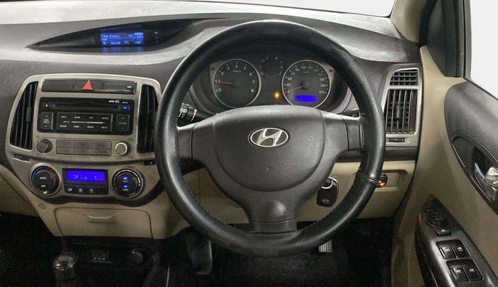 2013 Hyundai i20 MAGNA 1.2, CNG, Manual, 86,199 km, Steering Wheel Close Up