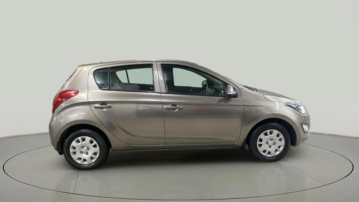2013 Hyundai i20 MAGNA 1.2, CNG, Manual, 86,528 km, Right Side View