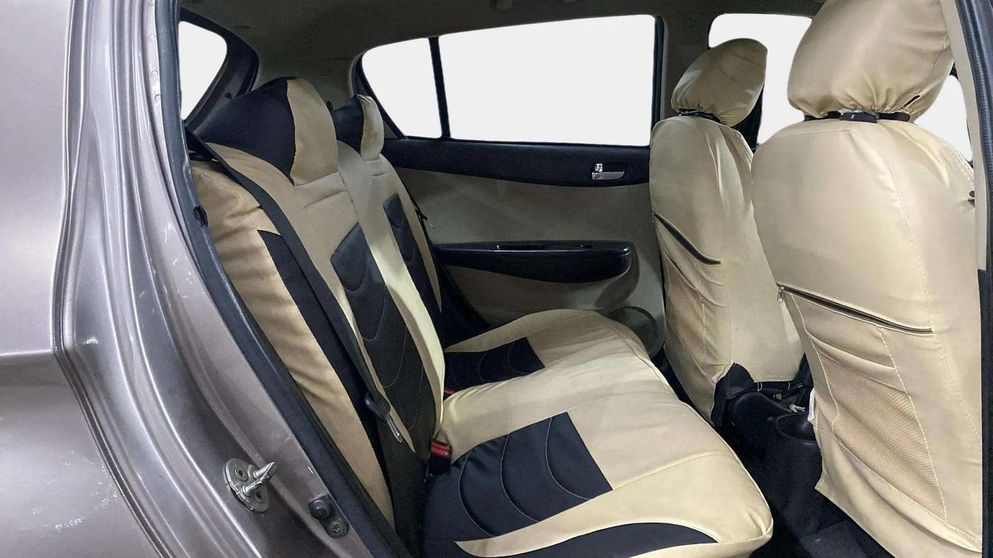 2013 Hyundai i20 MAGNA 1.2, CNG, Manual, 86,528 km, Right Side Rear Door Cabin