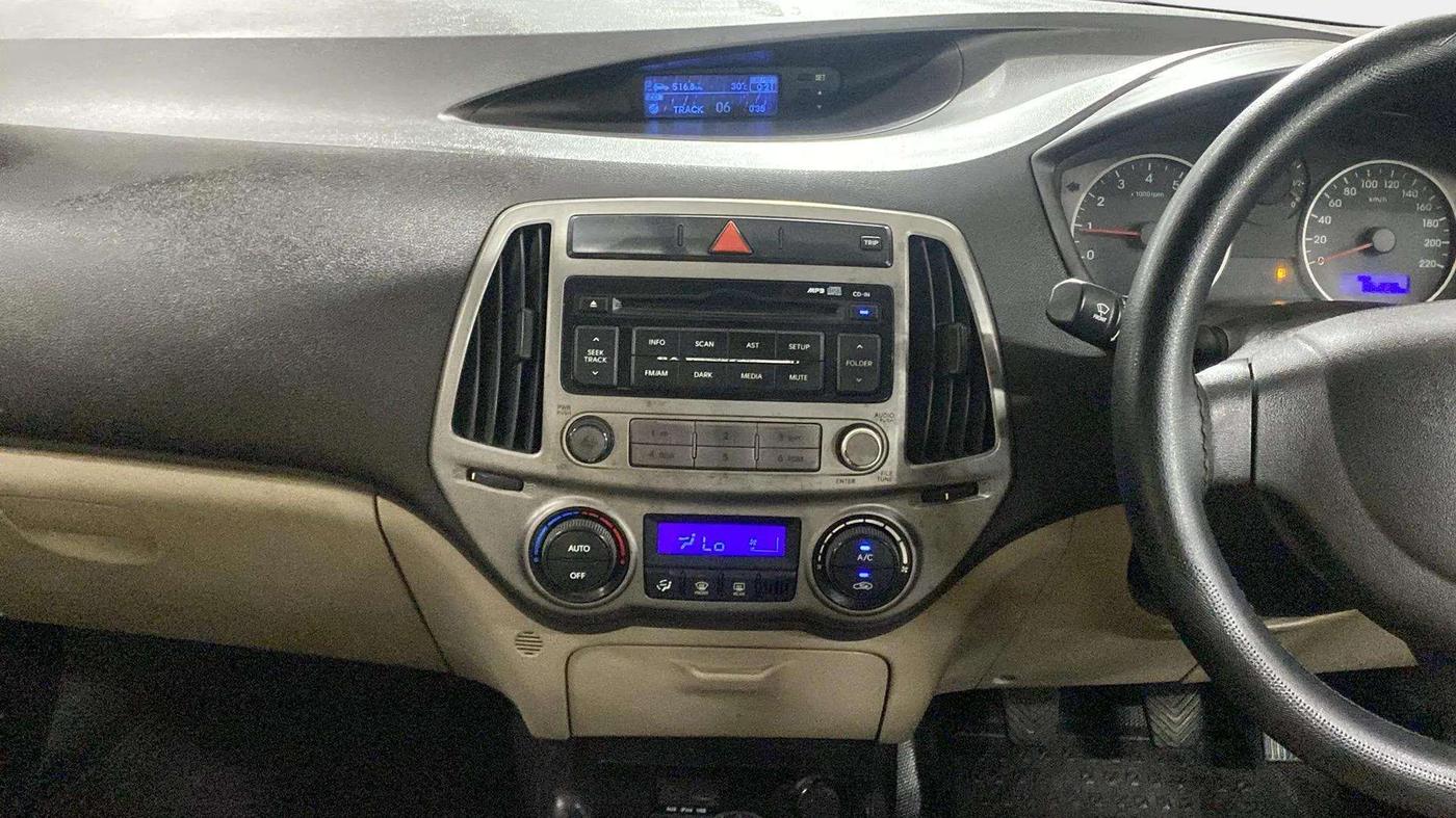 2013 Hyundai i20 MAGNA 1.2, CNG, Manual, 86,528 km, Air Conditioner