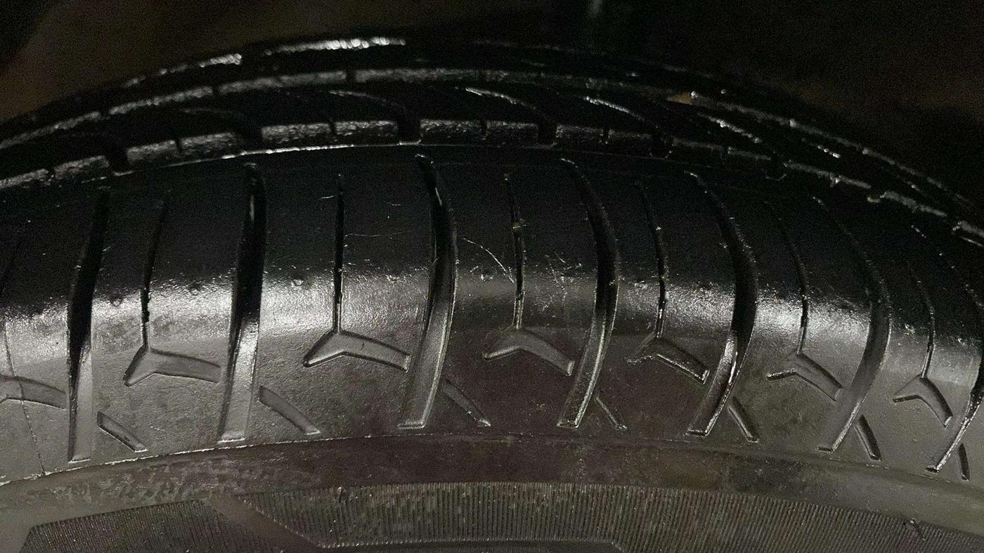 2013 Hyundai i20 MAGNA 1.2, CNG, Manual, 86,528 km, Left Front Tyre Tread