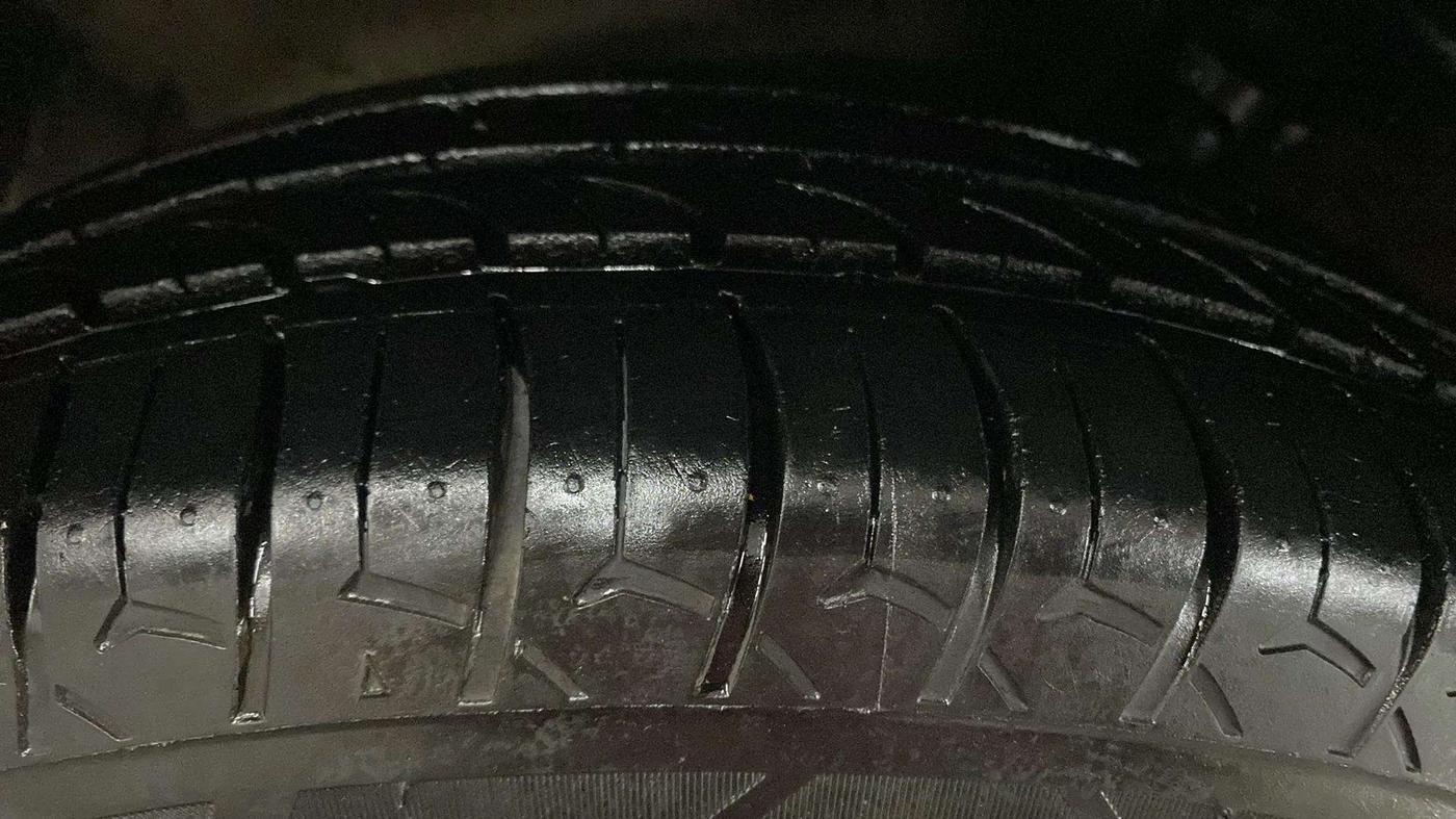 2013 Hyundai i20 MAGNA 1.2, CNG, Manual, 86,528 km, Right Front Tyre Tread