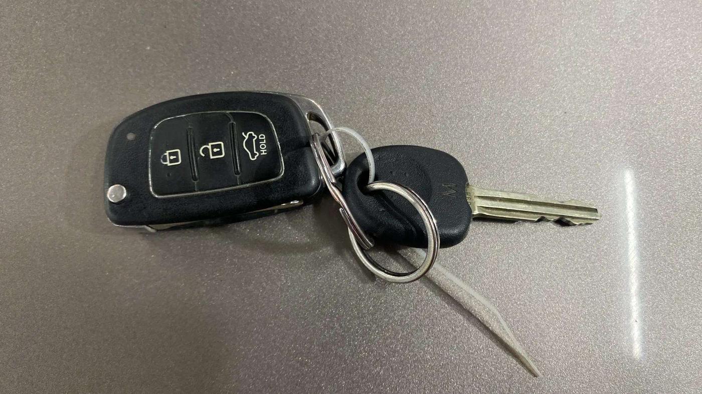 2013 Hyundai i20 MAGNA 1.2, CNG, Manual, 86,528 km, Key Close Up