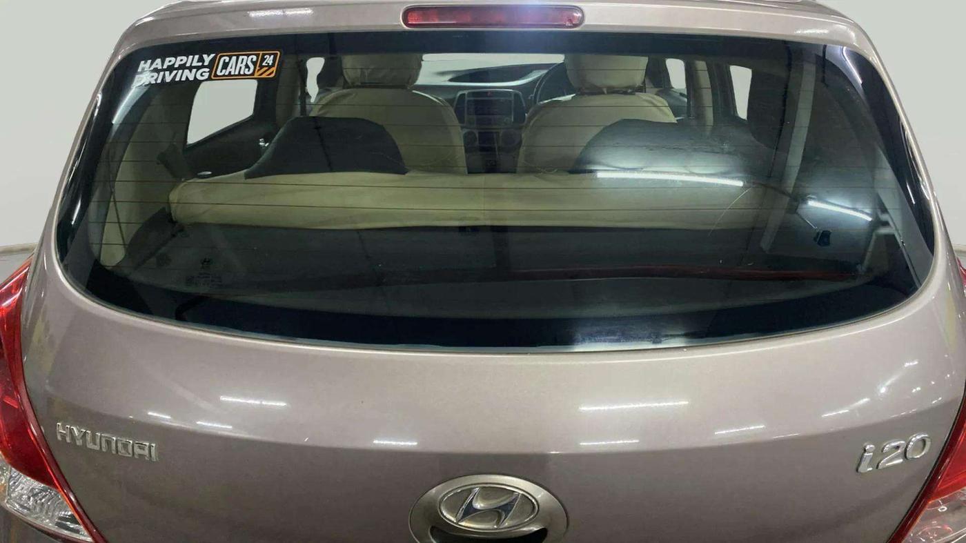 2013 Hyundai i20 MAGNA 1.2, CNG, Manual, 86,528 km, Rear Windshield