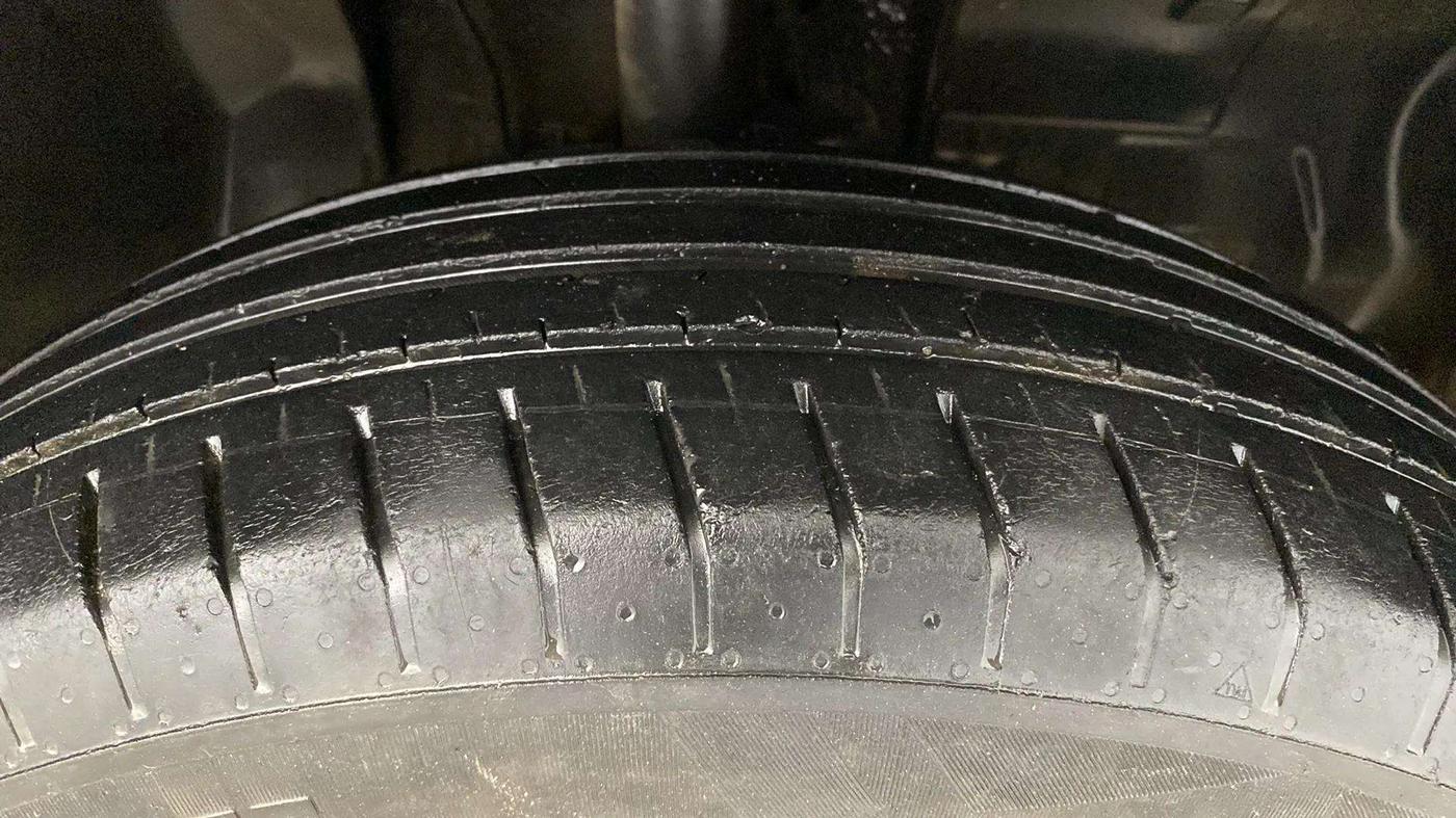 2022 Tata PUNCH ACCOMPLISHED MT, Petrol, Manual, 58,112 km, Right Front Tyre Tread