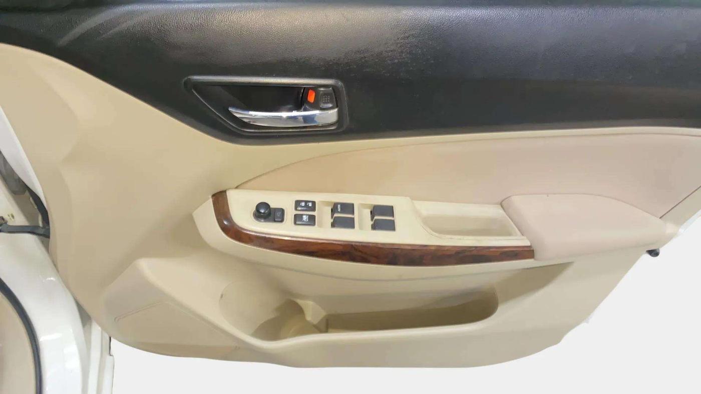 2018 Maruti Dzire ZDI, Diesel, Manual, 69,025 km, Driver Side Door Panels Control