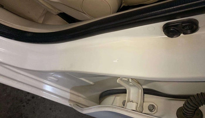 2018 Maruti Dzire ZDI, Diesel, Manual, 69,002 km, Left B pillar - Slightly dented