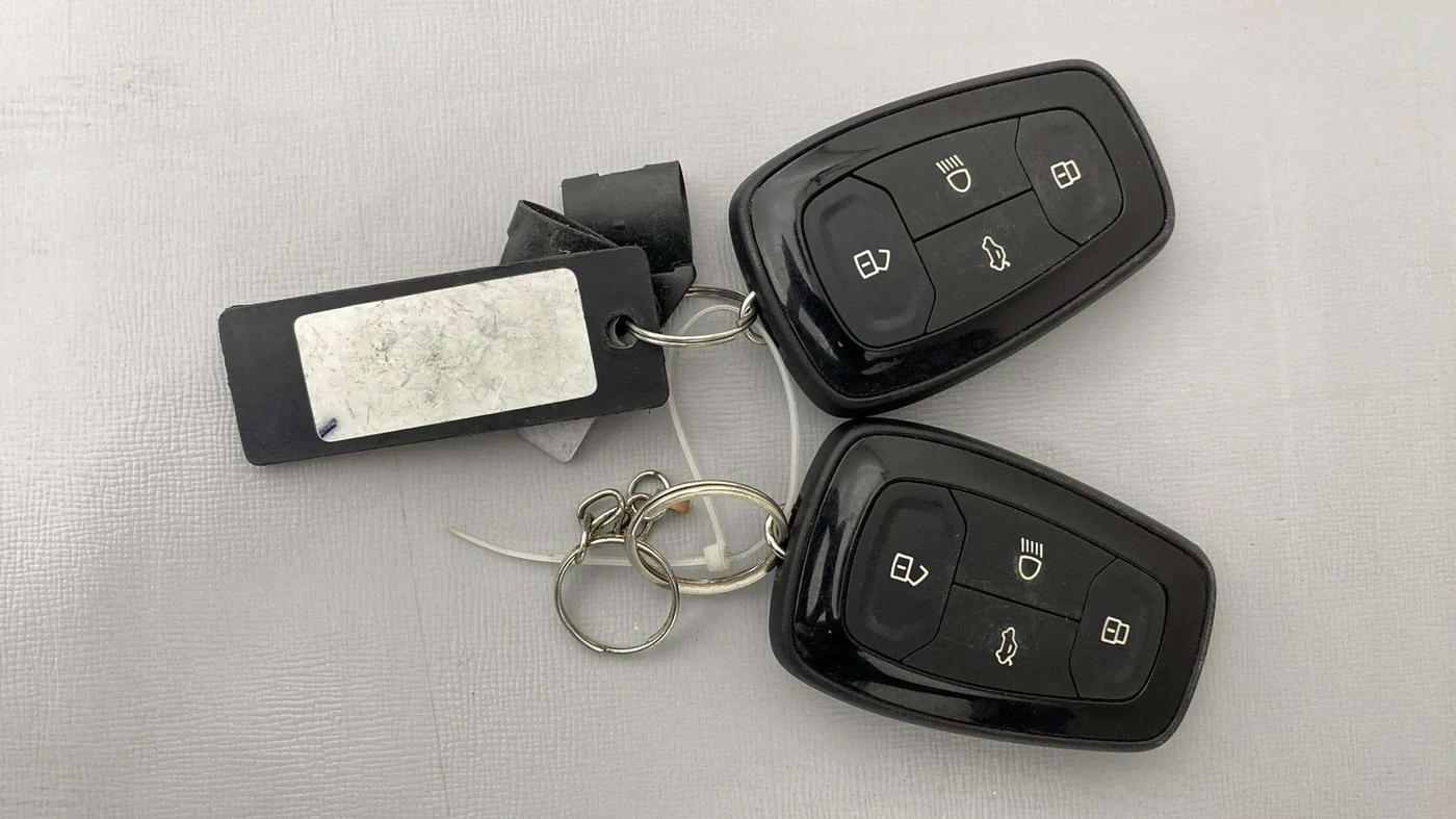 2023 Tata ALTROZ  XZA Plus Sunroof Dark Edition, Petrol, Automatic, 8,975 km, Key Close Up