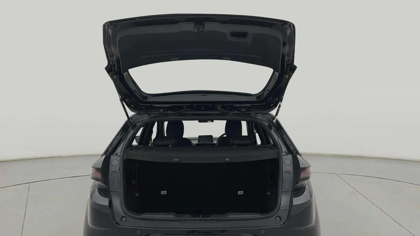 2023 Tata ALTROZ  XZA Plus Sunroof Dark Edition, Petrol, Automatic, 8,975 km, Boot Door Open