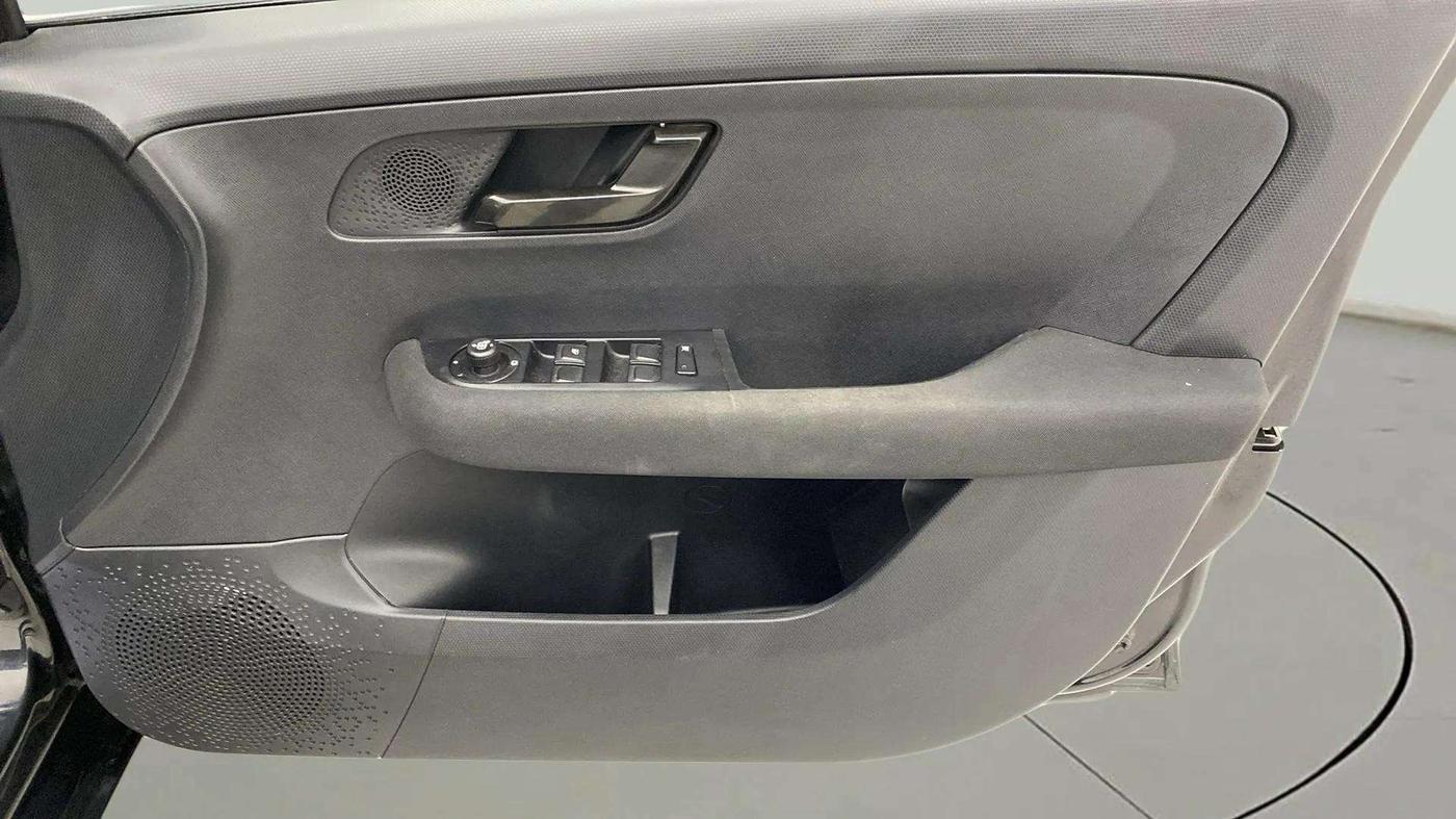 2023 Tata ALTROZ  XZA Plus Sunroof Dark Edition, Petrol, Automatic, 8,975 km, Driver Side Door Panels Control