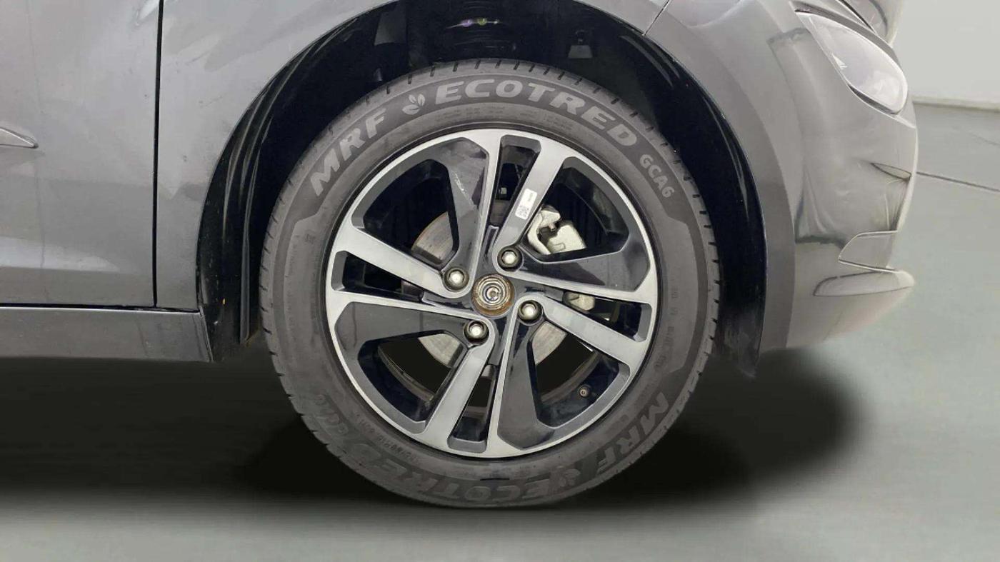 2023 Tata ALTROZ  XZA Plus Sunroof Dark Edition, Petrol, Automatic, 8,975 km, Right Front Wheel