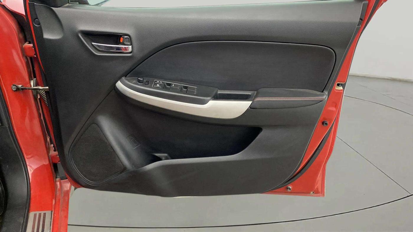 2016 Maruti Baleno ALPHA PETROL 1.2, Petrol, Manual, 36,235 km, Driver Side Door Panels Control
