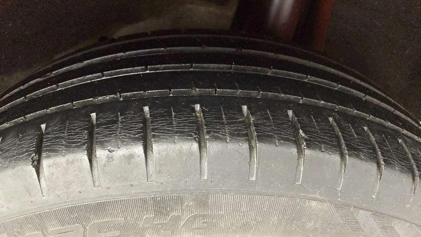 2016 Maruti Baleno ALPHA PETROL 1.2, Petrol, Manual, 36,235 km, Left Rear Tyre Tread