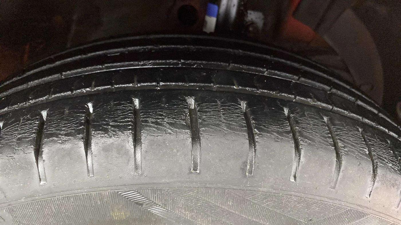2016 Maruti Baleno ALPHA PETROL 1.2, Petrol, Manual, 36,235 km, Right Front Tyre Tread
