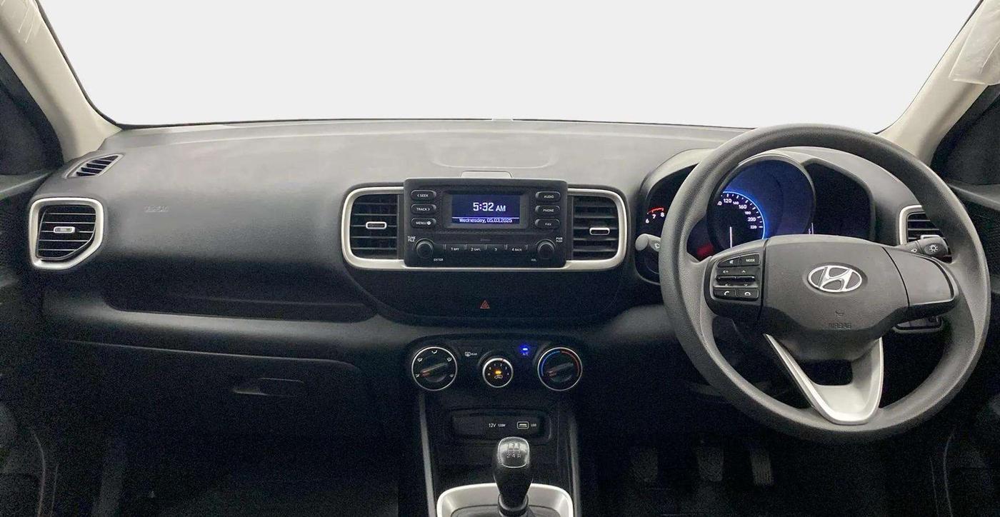 2022 Hyundai VENUE S 1.2, Petrol, Manual, 28,383 km, Dashboard