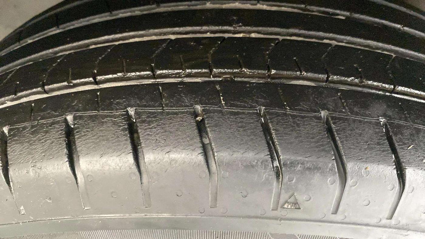 2022 Hyundai VENUE S 1.2, Petrol, Manual, 28,383 km, Left Rear Tyre Tread
