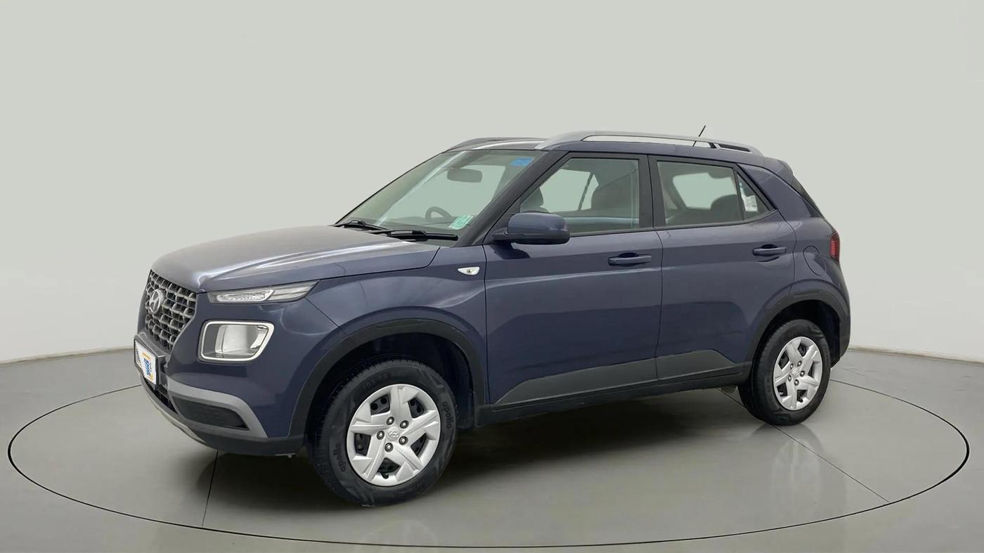 2022 Hyundai VENUE S 1.2, Petrol, Manual, 28,383 km, Left Front Diagonal