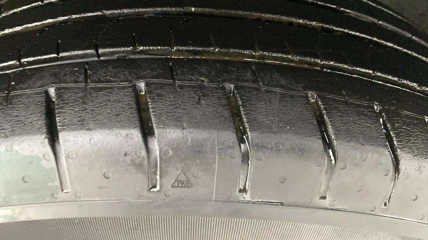 2022 Hyundai VENUE S 1.2, Petrol, Manual, 28,383 km, Right Rear Tyre Tread