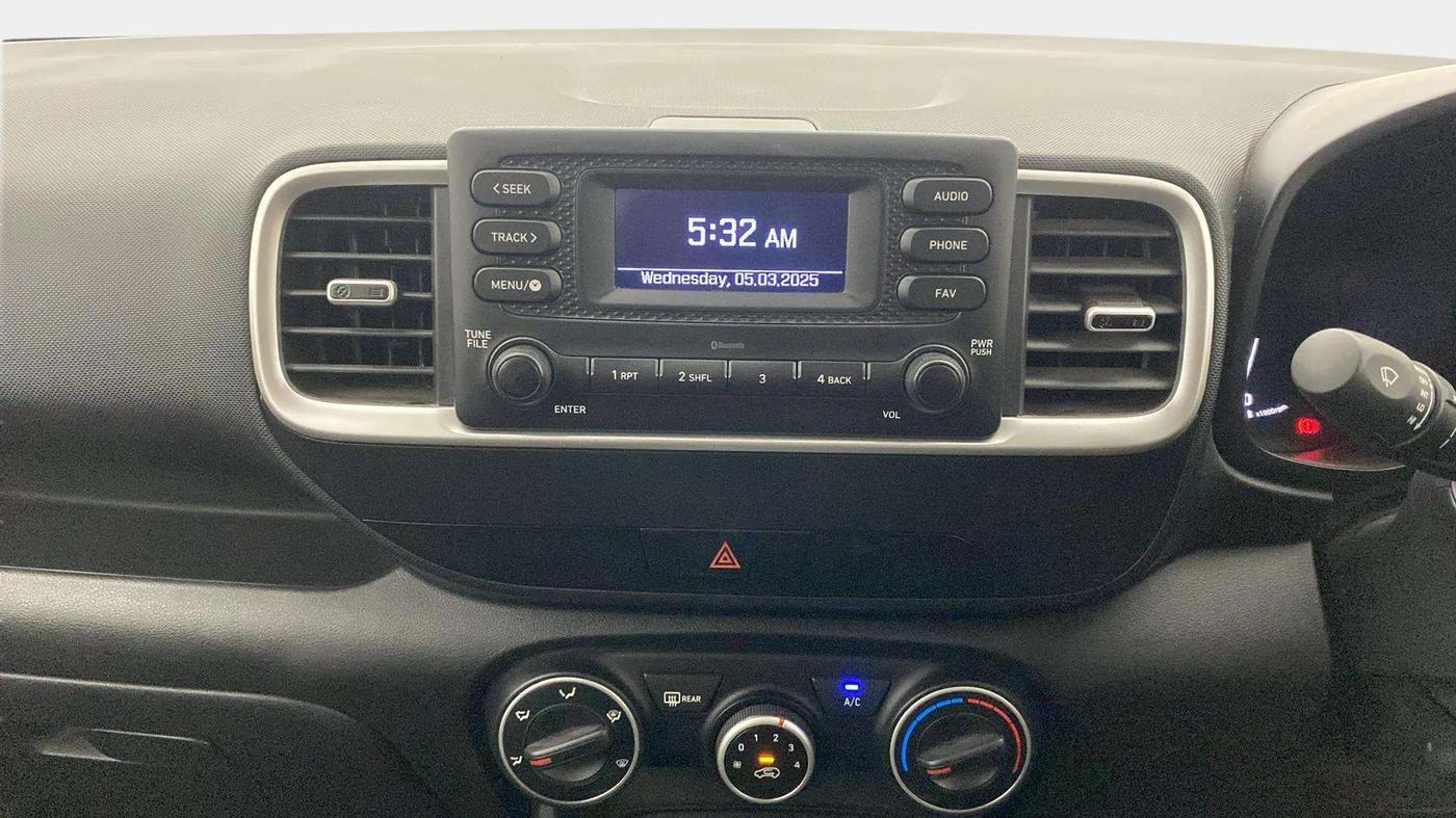 2022 Hyundai VENUE S 1.2, Petrol, Manual, 28,383 km, Air Conditioner