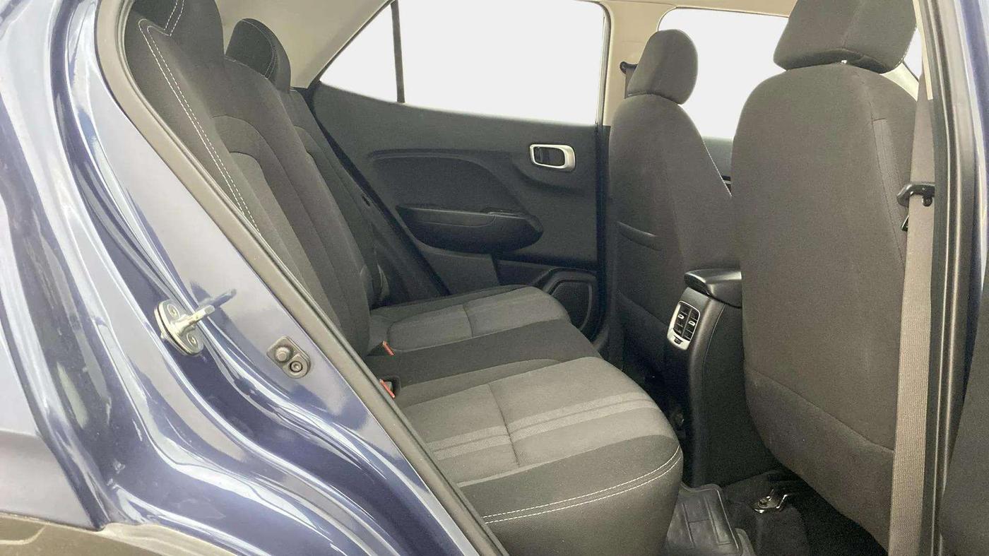 2022 Hyundai VENUE S 1.2, Petrol, Manual, 28,383 km, Right Side Rear Door Cabin